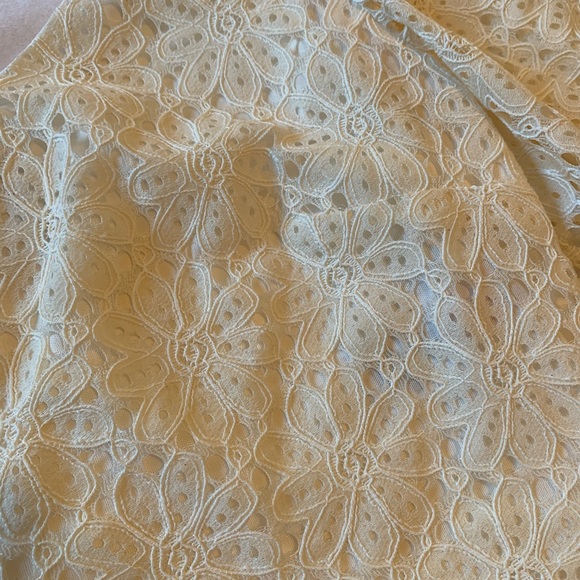 White lace one shoulder cropped blouse - Picture 6 of 7